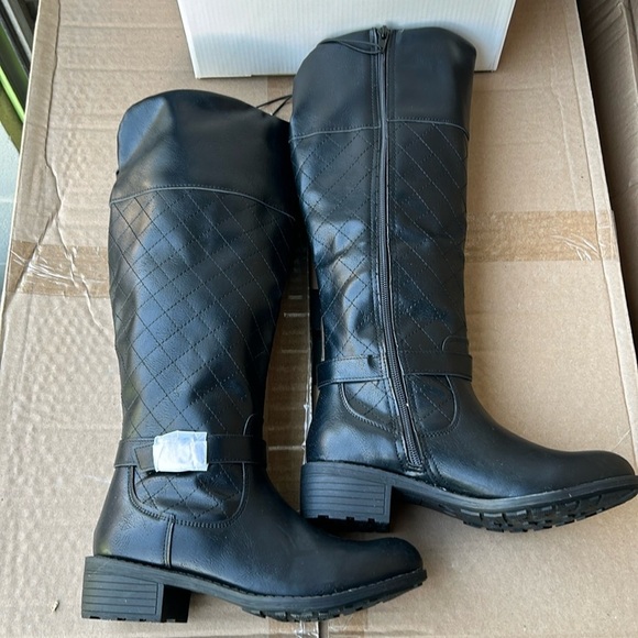 St. John's Bay Womens Deer Stacked Heel Riding Boots - Picture 4 of 5